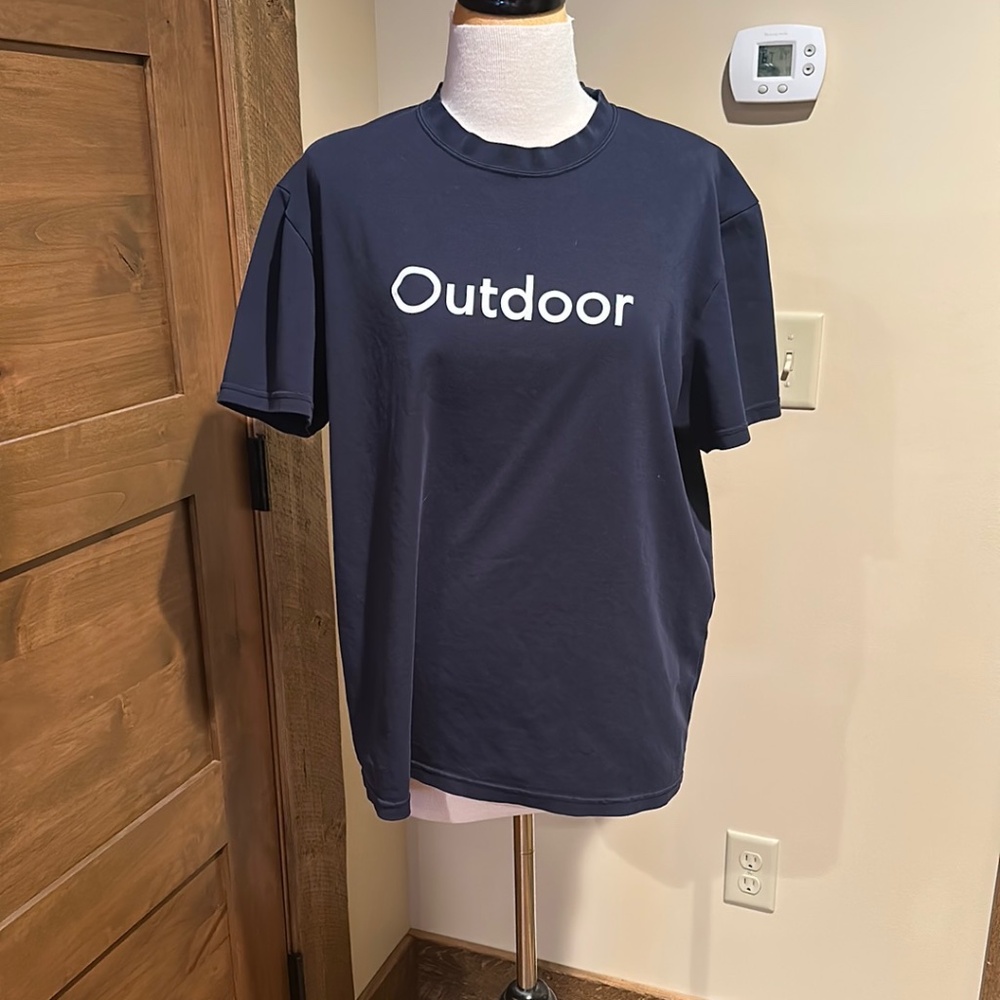 Outdoor Voices XL T-shirt